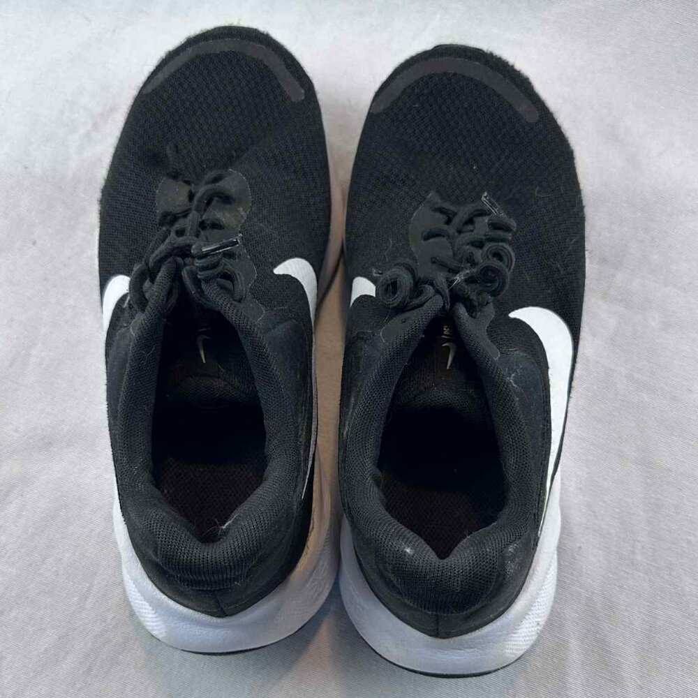 Nike Revolution 6 Women’s Running Shoes – Black/White – Size 8W
